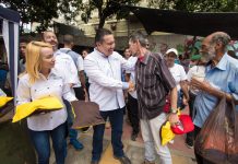 Ex candidato Presidencial Javier Bertucci llevó a cabo jornada social para venezolanos en situación de calle