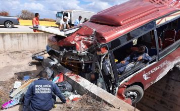 6 muertos y 15 heridos al estrellarse autobús Yutong contra un puente en la autopista El Tigre-Cantaura, Anzoátegui