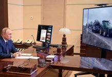 Cosecha blindada: Granjeros de Ucrania se roban los blindados de Putin en sus propias narices