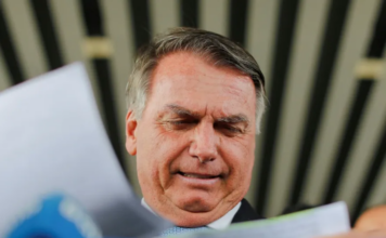 Justicia notifica a Bolsonaro por acusaciones de golpismo en medio de su hospitalización