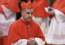 Cardenal reclama derecho a participar en el cónclave pese a condena por delitos financieros