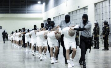 Corte Suprema le permite a Trump usar una ley para deportar a migrantes