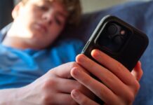 Nueva Zelanda plantea prohibir el acceso a redes sociales a menores de 16 años
