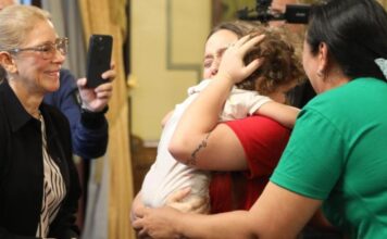 Niña Maikelys Espinoza regresó a Venezuela en vuelo de repatriación de EEUU