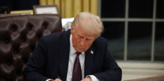 Trump insta al Supremo a revocar el estatus legal de cientos de inmigrantes