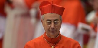 Dominique Mamberti, el cardenal que anunciará al mundo la elección del nuevo papa