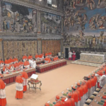 Todo dispuesto en la Capilla Sixtina para elegir al nuevo papa