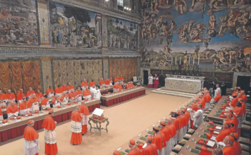 Todo dispuesto en la Capilla Sixtina para elegir al nuevo papa
