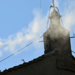 El cónclave eligió un nuevo papa tras elevación de fumata blanca