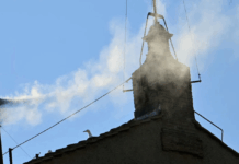 El cónclave eligió un nuevo papa tras elevación de fumata blanca