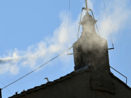 El cónclave eligió un nuevo papa tras elevación de fumata blanca