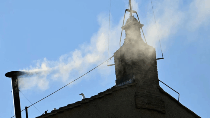 El cónclave eligió un nuevo papa tras elevación de fumata blanca