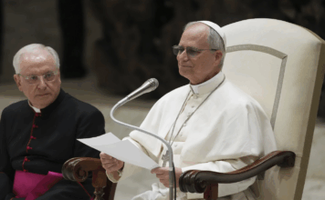 Papa León XIV pide que se libere a periodistas encarcelados y defiende la libertad de expresión
