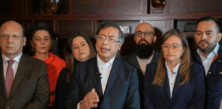 Petro llamó a protestar luego de que el Senado rechazó su consulta popular