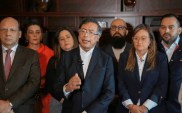 Petro llamó a protestar luego de que el Senado rechazó su consulta popular