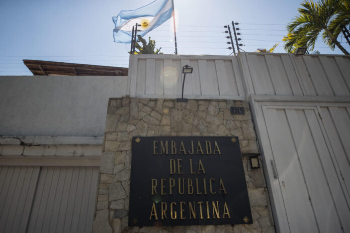 Comando Con Venezuela destacó apoyo internacional en la salida de opositores asilados en la Embajada de Argentina Comando Con Venezuela destacó apoyo internacional en la salida de opositores asilados en la Embajada de Argentina
