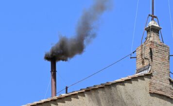 Nueva fumata negra tras votación del cónclave