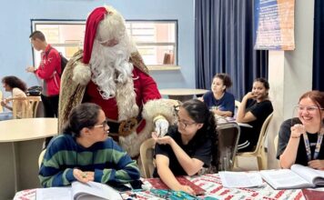 UTS Valencia recibió la Navidad con el tradicional encendido del árbol Navidad