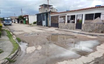 Vecinos de Lomas de Funval solicitan Plan de Asfaltado Lomas