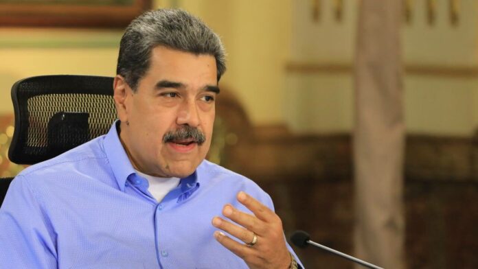 Nicolas-Maduro-aseguro-que-Venezuela-respondera-si-Estados-Unidos-ataca-en-medio-de-una-creciente-presencia-militar-en-el-Caribe Nicolás Maduro